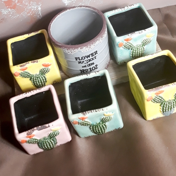 ADORABLE Miniature Clay Pots - Picture 4 of 4